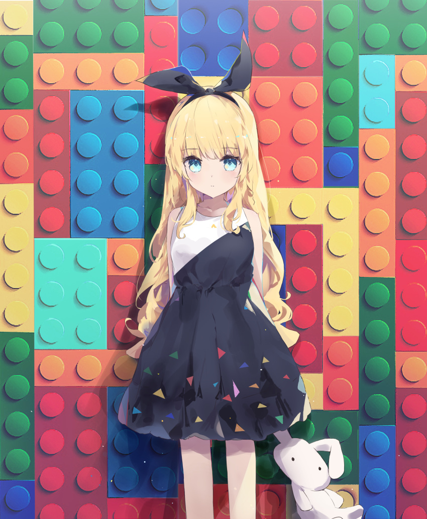 :| abstract_background absurdres against_wall animal_ears arms_behind_back bangs bare_arms bare_legs black_dress blonde_hair blue_eyes breasts bunny_ears bunny_girl child closed_mouth collarbone commentary dress expressionless extra_ears eyebrows_visible_through_hair headband highres holding holding_stuffed_animal huge_filesize lego light_particles long_hair looking_at_viewer multicolored multicolored_background multicolored_clothes multicolored_dress original patterned patterned_clothing shiny shiny_hair sidelocks sleeveless sleeveless_dress small_breasts solo standing stuffed_animal stuffed_bunny stuffed_toy tr_(hareru) wavy_hair