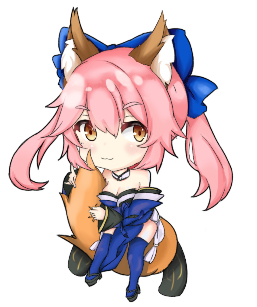:3 animal_ear_fluff animal_ears bare_shoulders blue_legwear blue_ribbon breasts chibi cleavage detached_sleeves eyebrows_visible_through_hair fate/extra fate/grand_order fate_(series) fox_ears fox_girl fox_tail hair_ribbon highres japanese_clothes large_breasts looking_at_viewer oni_no_shura pink_hair ribbon simple_background solo tail tamamo_(fate)_(all) tamamo_no_mae_(fate) white_background yellow_eyes