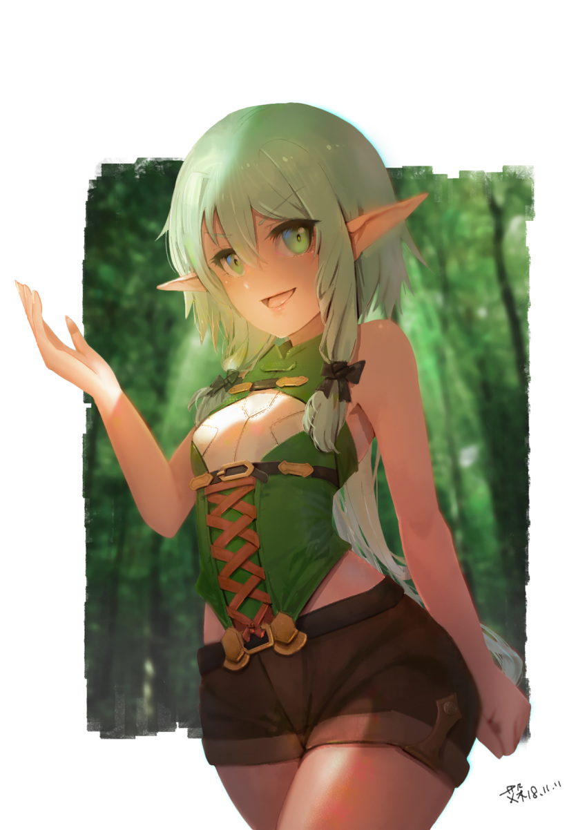 &gt;:) aduo bangs bare_shoulders belt black_bow bow breasts brown_shorts chest_strap cowboy_shot elf eyebrows_visible_through_hair goblin_slayer! green_eyes green_hair hair_between_eyes hair_bow hand_up high_elf_archer_(goblin_slayer!) highres long_hair looking_at_viewer navel open_mouth pointy_ears shirt short_shorts shorts sidelocks simple_background sleeveless sleeveless_shirt small_breasts smile solo standing v-shaped_eyebrows