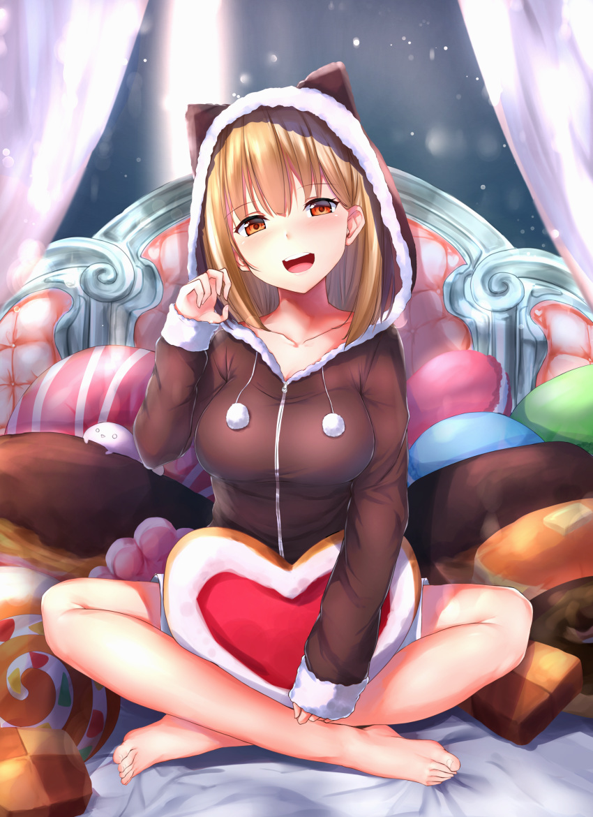 :d absurdres agibe barefoot blonde_hair blush breasts brown_eyes brown_hoodie crossed_legs hand_up highres hood indoors large_breasts looking_at_viewer medium_hair on_bed open_mouth original pillow sitting smile solo zipper