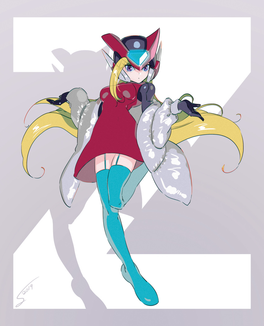 1girl android blonde_hair blue_legwear breasts coat dress female full_body genderswap genderswap_(mtf) helmet highres knees_together_feet_apart leg_up long_hair medium_breasts off_shoulder red_dress rockman rockman_zero shadow simple_background solo sumomo thighhighs white_coat zero_(rockman) zettai_ryouiki