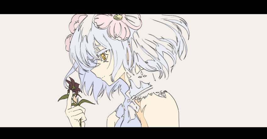 1girl absurdres bangs bare_shoulders closed_mouth commentary eyelashes flat_color flower flower_request from_side hair_flower hair_ornament highres holding holding_flower kogecha_(coge_ch) kudou_chitose nijisanji shirt short_hair simple_background smile solo upper_body virtual_youtuber wavy_hair white_hair white_shirt yellow_eyes