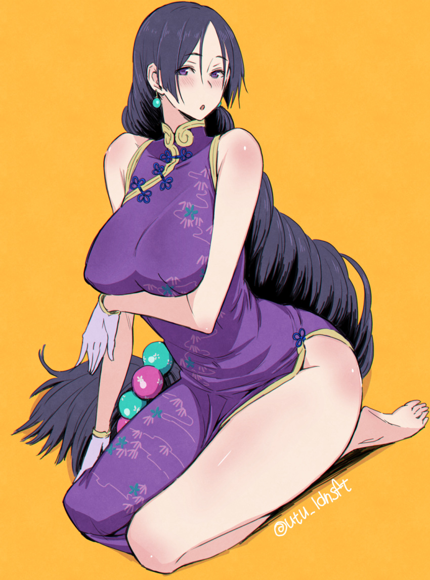 1girl bangs bare_shoulders barefoot blush breasts china_dress chinese_clothes dress drill_hair earrings erect_nipples fate/grand_order fate_(series) highres jewelry large_breasts long_hair looking_at_viewer minamoto_no_raikou_(fate/grand_order) open_mouth parted_bangs purple_eyes purple_hair simple_background solo thighs utu_(ldnsft) very_long_hair white_background yellow_background