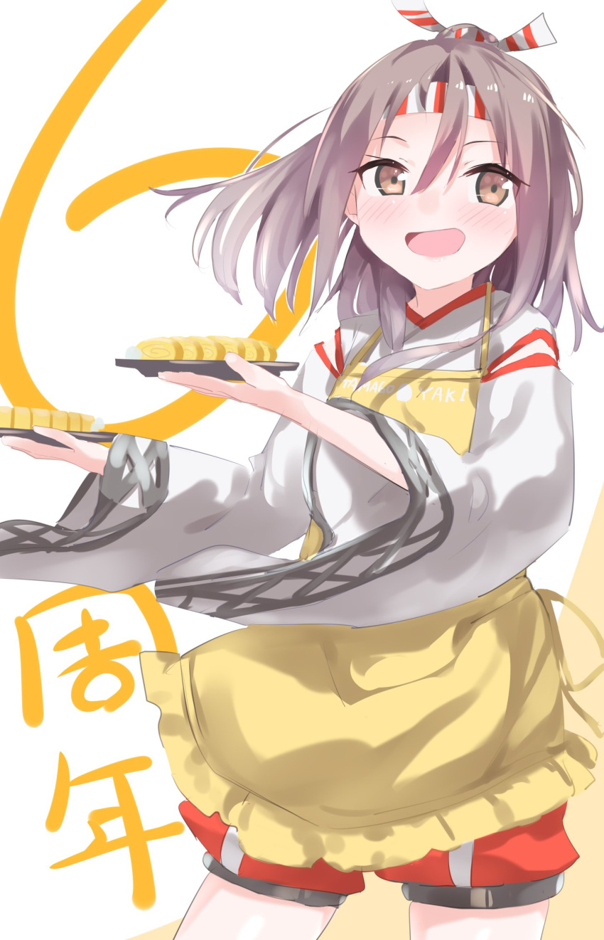 1girl apron brown_eyes food gedoo_(gedo) hachimaki hair_between_eyes headband high_ponytail highres holding holding_plate japanese_clothes kantai_collection light_brown_hair long_hair long_sleeves omelet open_mouth plate smile solo tamagoyaki wide_sleeves yellow_apron zuihou_(kantai_collection)