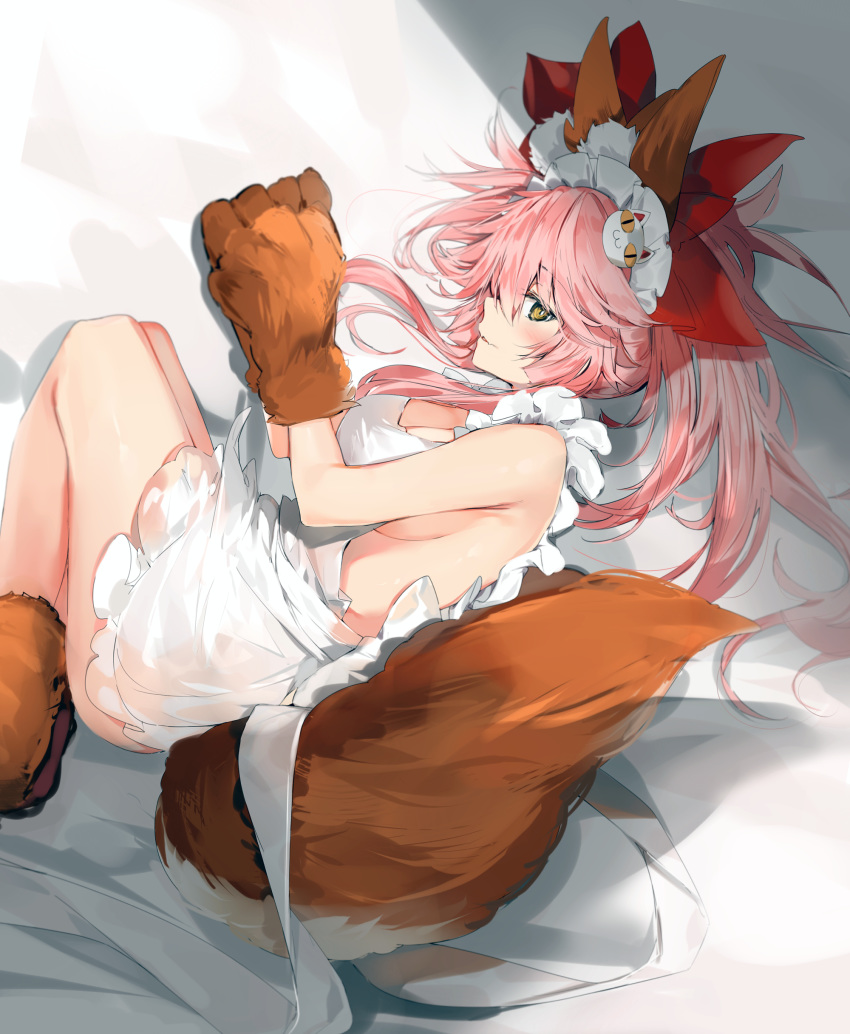 animal_ears fate/grand_order naked_apron silver_(chenwen) tail tamamo_cat