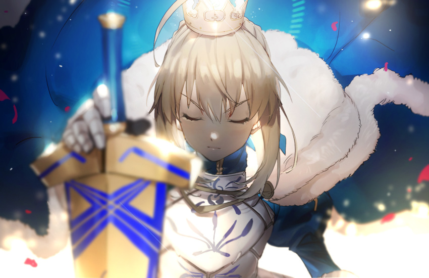 1girl ahoge armor armored_dress artoria_pendragon_(all) bangs blonde_hair blue_cape blue_dress blurry braid cape closed_mouth crown depth_of_field dress excalibur eyes_closed facing_viewer fate/grand_order fate_(series) french_braid fur-trimmed_cape fur_trim gauntlets highres holding holding_sword holding_weapon light light_particles long_sleeves no-kan saber sidelocks solo sword turtleneck_dress v-shaped_eyebrows weapon