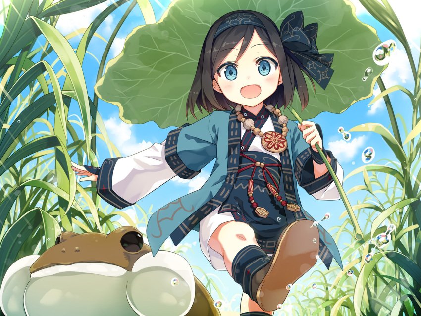 1girl ainu_clothes ayakashi_kyoushuutan bead_necklace beads black_hair blue_eyes blue_sky blush cura day headband highres jewelry leaf_umbrella long_sleeves looking_at_viewer necklace official_art open_mouth outdoors palopolo short_hair sky smile solo toad_(animal) walking water_drop