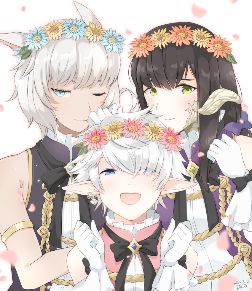 3girls :d alisaie_leveilleur alternate_costume animal_ears armlet artist_name au_ra bangs bare_shoulders black_hair black_neckwear blue_eyes blush bow bowtie brooch cat_ears closed_mouth commentary_request dark_skin dated elezen elf eyes_visible_through_hair facial_mark final_fantasy final_fantasy_xiv flower frills furrowed_eyebrows gloves green_eyes grey_hair hair_bow hair_over_one_eye half-closed_eye half-closed_eyes hand_up hands_up head_wreath height_difference highres horns jewelry long_hair looking_at_viewer miqo'te misoradeko multiple_girls one_eye_closed open_mouth parted_bangs pointy_ears scales short_hair silver_hair single_earring sleeveless slit_pupils smile upper_body upper_teeth vest white_gloves y'shtola_rhul yugiri_mistwalker