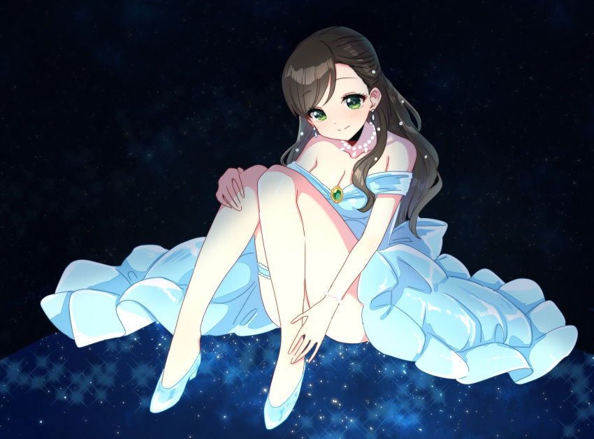 1girl bare_shoulders black_background blue_dress bracelet breasts brown_hair cleavage closed_mouth collarbone dot_nose dress earrings etou_misaki_(idolmaster) glass_slipper green_brooch green_eyes hand_on_own_knee highres idolmaster idolmaster_cinderella_girls idolmaster_cinderella_girls_starlight_stage jewelry knees_up long_hair looking_down medium_breasts necklace off-shoulder_dress off_shoulder pearl_bracelet pearl_necklace simple_background sitting smile solo sparkle sukoyaka_(100hituzi) thigh_strap