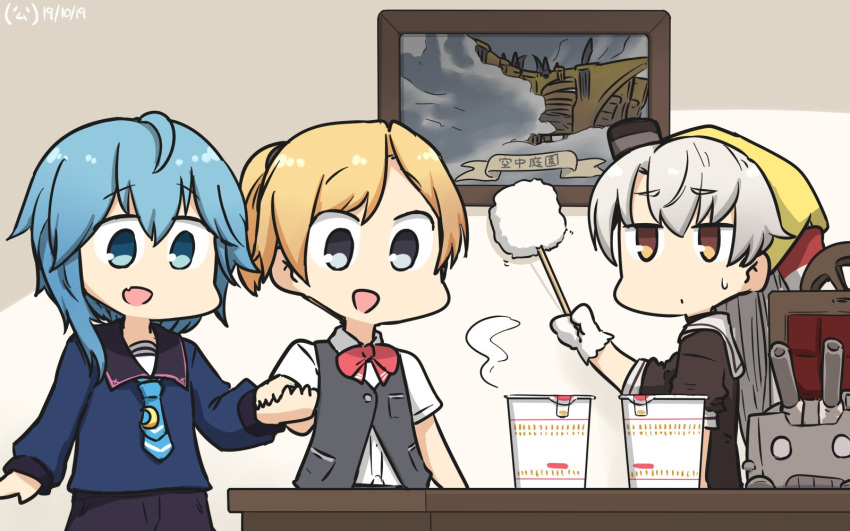 3girls amatsukaze_(kantai_collection) asymmetrical_hair bandana bangs blonde_hair blouse blue_blouse blue_eyes blue_hair blue_neckwear blue_shorts bow bowtie brown_dress chair commentary_request cowboy_shot crescent crescent_moon_pin cup_ramen dated dress fang fate/apocrypha fate_(series) feather_duster gloves grey_eyes hair_tubes hamu_koutarou hanging_gardens_of_babylon highres holding_hands indoors kantai_collection long_hair maikaze_(kantai_collection) minazuki_(kantai_collection) multiple_girls necktie open_mouth parted_bangs picture_frame ponytail red_neckwear rensouhou-kun sailor_dress school_uniform serafuku short_hair shorts silver_hair skin_fang smile table tenkuu_no_shiro_laputa translation_request vest white_blouse white_gloves windsock