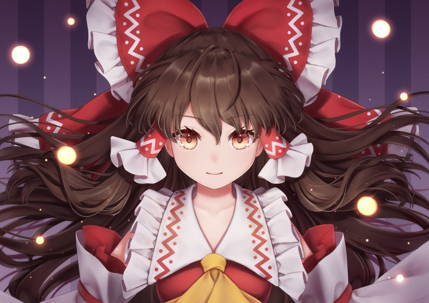 close dtvisu hakurei_reimu japanese_clothes miko touhou