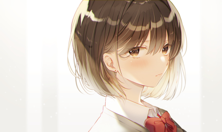 1girl bangs blue_background blush bow bowtie brown_eyes brown_hair closed_mouth collared_shirt commentary_request expressionless eyebrows_visible_through_hair gradient gradient_background highres hiiragi_souren looking_at_viewer original portrait red_bow red_neckwear shirt short_hair wing_collar
