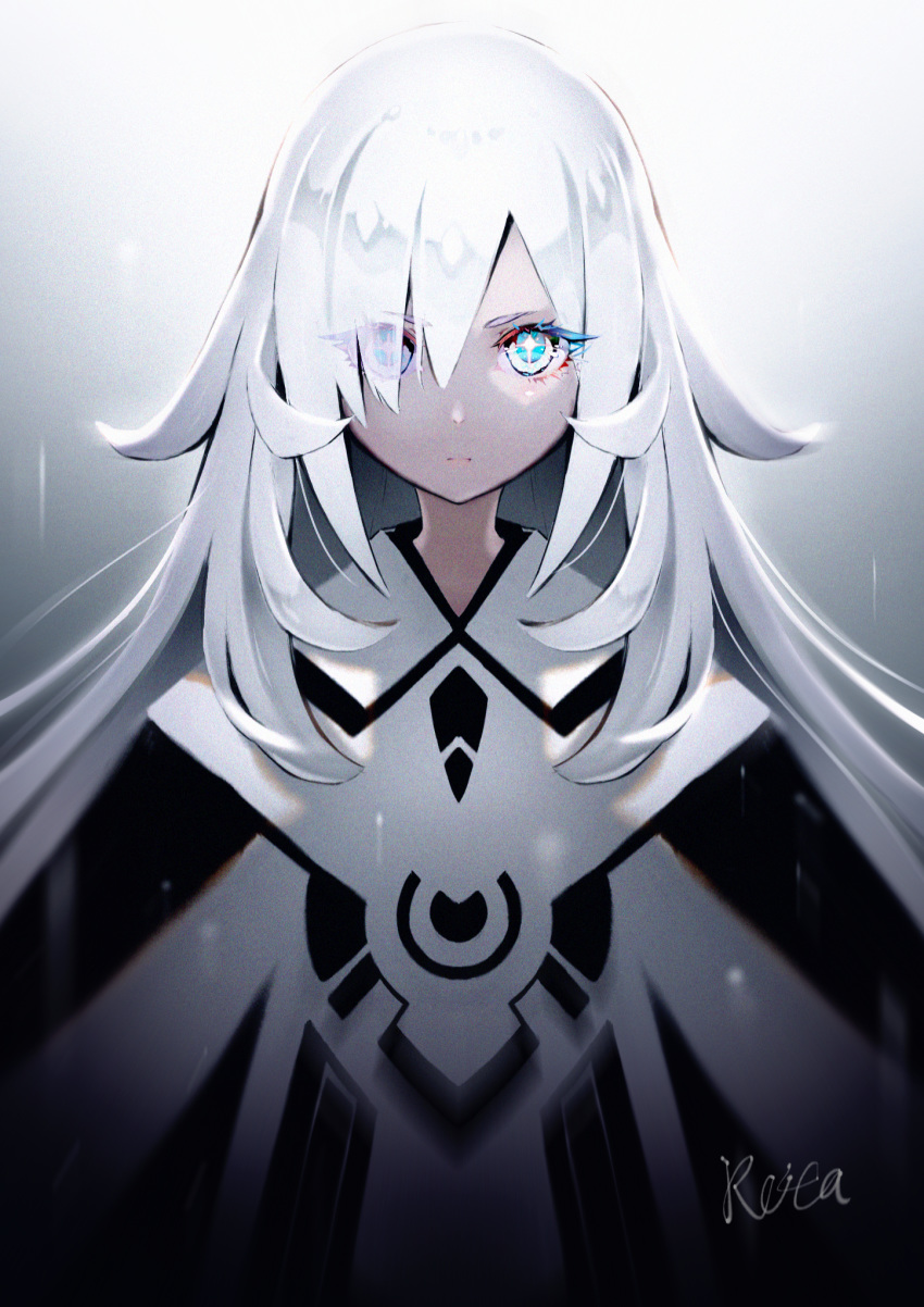 +_+ 1girl bangs black_robe blue_eyes closed_mouth commentary_request eyebrows_visible_through_hair gradient gradient_background grey_background hair_over_one_eye highres hoshizaki_reita long_hair looking_at_viewer original robe signature silver_hair solo upper_body very_long_hair white_background white_robe