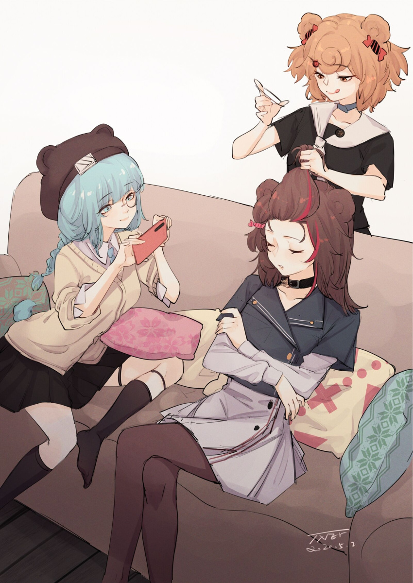 3girls alternate_costume animal_ears arknights bangs bear_ears beige_cardigan beret black_choker black_legwear black_shirt black_skirt blonde_hair blue_eyes blue_hair braid brown_eyes brown_hair brown_headwear cardigan casual cellphone chinese_commentary choker closed_eyes collarbone commentary_request couch dated eyebrows_visible_through_hair feet_out_of_frame grey_background grey_skirt gummy_(arknights) hair_tie hat highres holding holding_another's_hair holding_phone istina_(arknights) kneehighs long_hair looking_at_viewer miniskirt monocle multicolored_hair multiple_girls no_shoes pantyhose parted_lips phone pillow pleated_skirt red_hair sailor_collar shirt short_hair short_sleeves signature simple_background sitting skirt smartphone smile streaked_hair upper_body white_sailor_collar ya_kexi zima_(arknights)