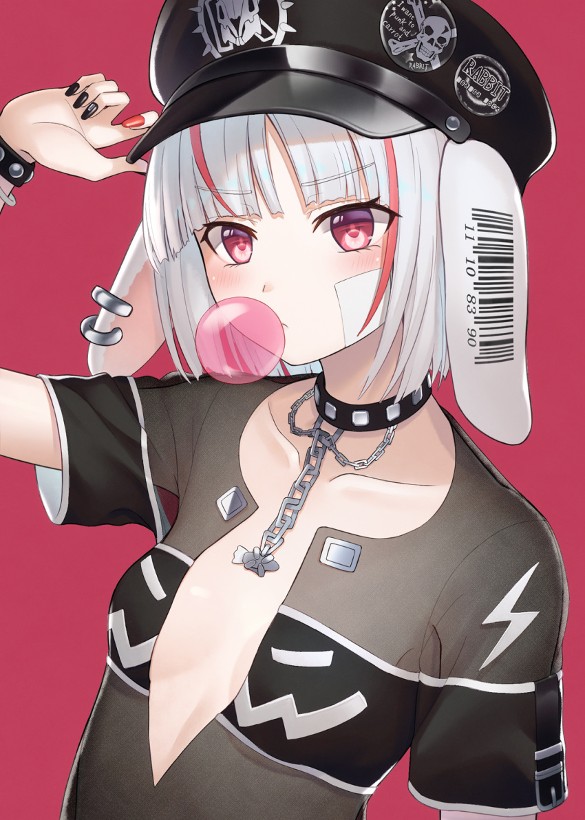 1girl animal_ears arm_up badge barcode black_collar black_headwear black_nails blush breasts bubble_blowing bunny_ears button_badge chain chewing_gum closed_mouth collar collarbone commentary_request ear_piercing grey_shirt hand_on_headwear hat highres kaina_(tsubasakuronikuru) multicolored multicolored_hair multicolored_nails nail_polish original peaked_cap piercing red_background red_eyes red_hair red_nails shirt short_sleeves silver_hair simple_background small_breasts solo streaked_hair upper_body