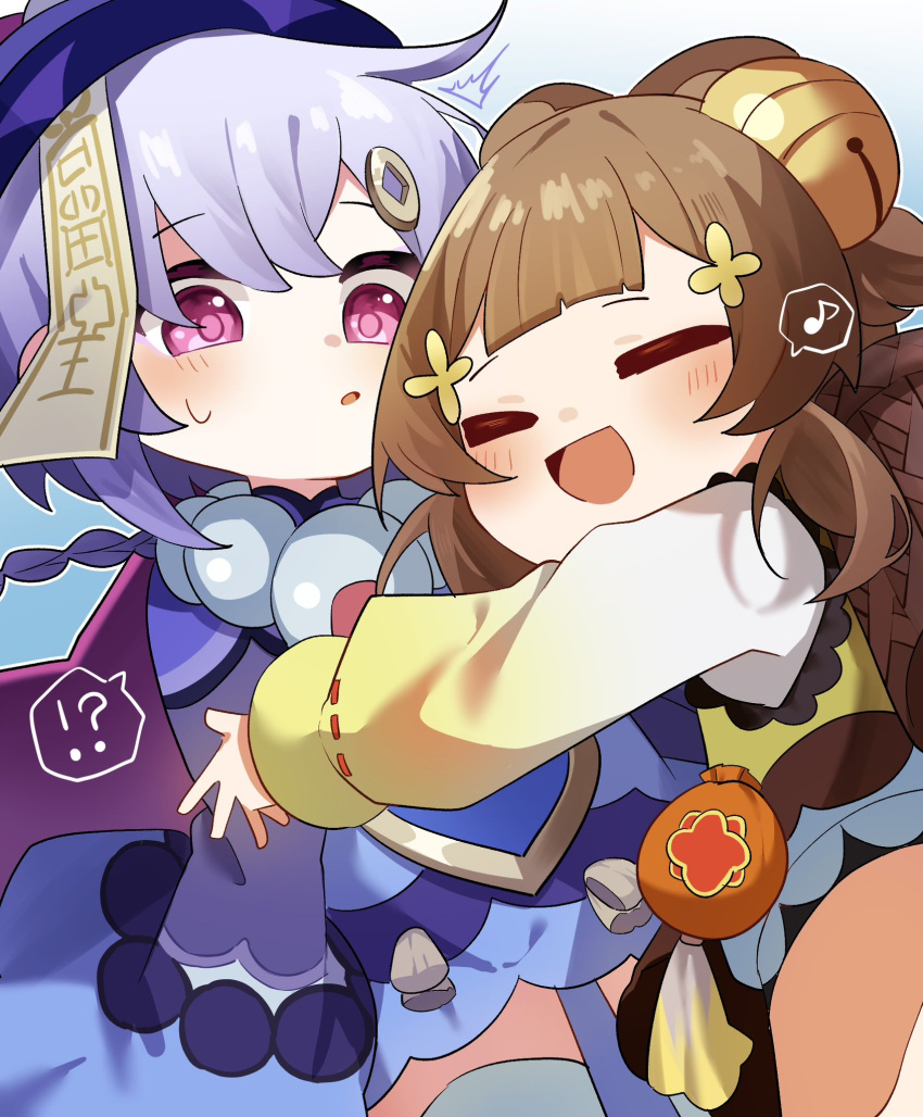 !? 2girls ^^^ backpack_basket bead_necklace beads bell blue_background blunt_bangs blush bow-shaped_hair braid braided_ponytail brown_hair closed_eyes coin_hair_ornament dress genshin_impact glomp green_dress hair_bell hair_ornament hat highres hug jewelry jiangshi jingle_bell long_hair long_sleeves looking_at_another multiple_girls musical_note necklace ofuda ofuda_on_head open_mouth purple_eyes purple_hair purple_headwear qingdai_guanmao qiqi_(genshin_impact) sack sanmi_kan short_hair smile spoken_interrobang spoken_musical_note surprised sweatdrop thighhighs white_sleeves yaoyao_(genshin_impact)