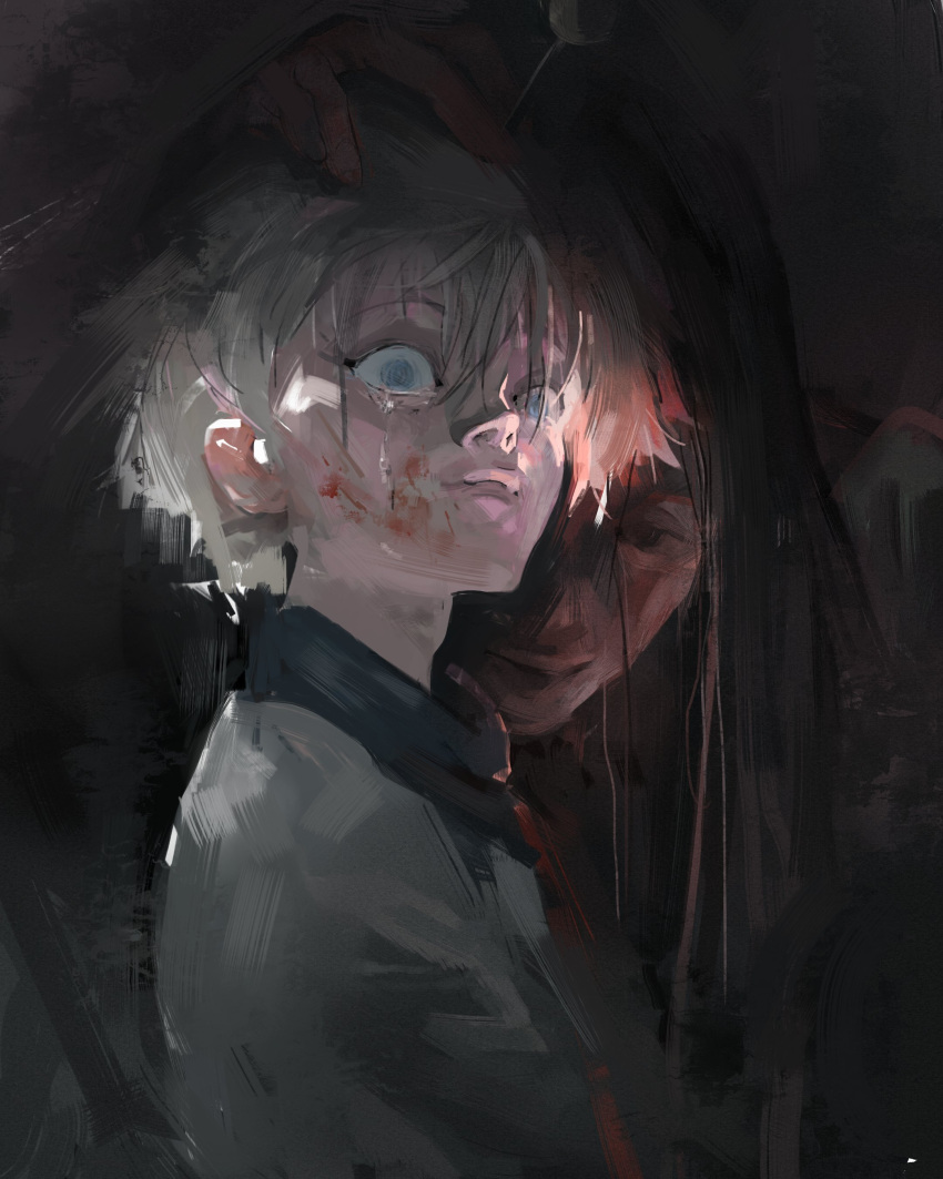 2boys absurdres black_hair blue_eyes blue_shirt brothers bruise bruise_on_face dark_background grey_shirt hand_on_another's_head highres hunter_x_hunter illumi_zoldyck injury kanji_(nievart) killua_zoldyck long_hair multiple_boys shirt siblings white_hair