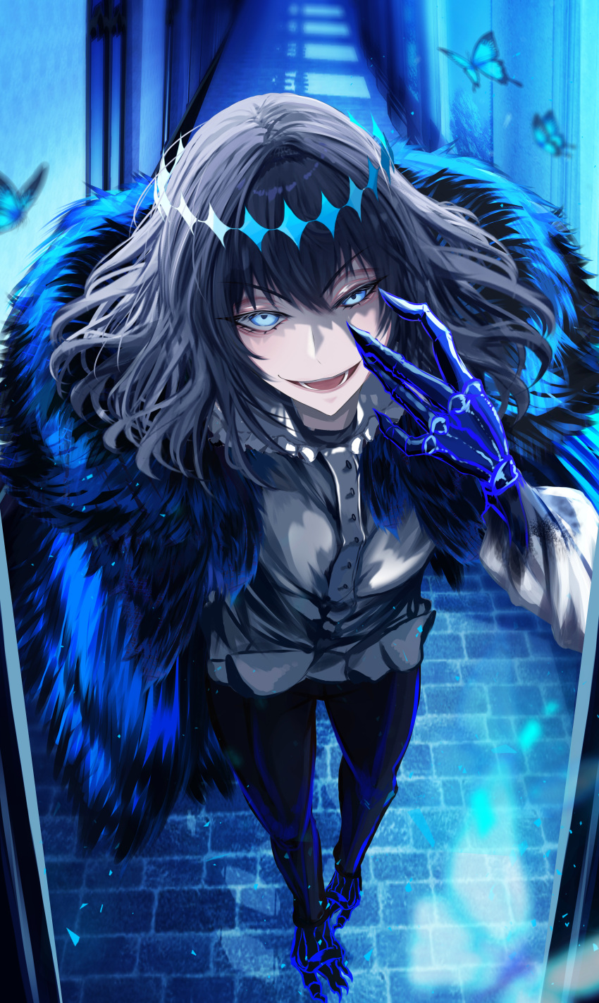 1boy absurdres antinese arthropod_boy black_hair blue_eyes bug cape cloak collared_shirt crown diamond_hairband fate/grand_order fate_(series) fur-trimmed_cape fur-trimmed_cloak fur_trim highres long_sleeves looking_at_viewer male_focus medium_hair oberon_(fate) oberon_(third_ascension)_(fate) official_alternate_hair_color shirt smile solo white_shirt