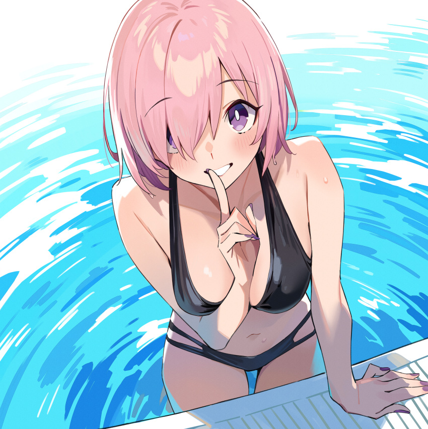 1girl absurdres arm_between_breasts arm_support bare_shoulders between_breasts bikini black_bikini breasts cleavage commentary fate/grand_order fate_(series) fingernails hair_over_one_eye highres index_finger_raised large_breasts looking_at_viewer mash_kyrielight medium_hair nail_polish pink_hair poolside purple_eyes purple_nails smile solo swimsuit teeth wading water wet xiaoxiao_de_kuangsan