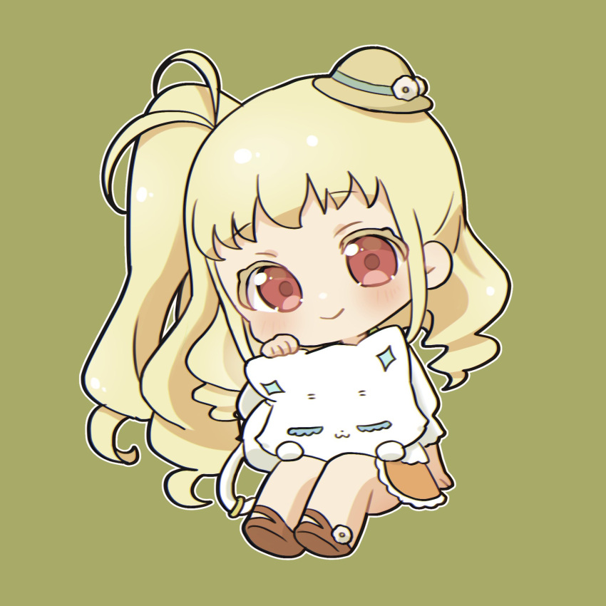 1girl :3 alice_peperoncino animal_on_lap blonde_hair brown_footwear cat chibi chii_(chi_pppuri) closed_mouth full_body green_background hat highres invisible_chair kiratto_pri_chan long_hair looking_at_viewer mini_hat on_lap petting pretty_series red_eyes shoes side_ponytail sidelocks simple_background sitting sleeping smile solo solulu very_long_hair