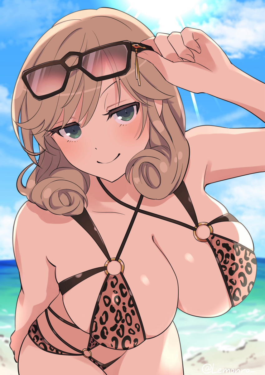 1girl absurdres adjusting_eyewear animal_print beach bent_over blush breasts cleavage closed_mouth curly_hair day eyewear_on_head green_eyes haruka_(senran_kagura) highres large_breasts lemonrou leopard_print looking_at_viewer medium_hair o-ring o-ring_swimsuit ocean senran_kagura senran_kagura_new_link skindentation slingshot_swimsuit smile sun sunglasses sunlight swimsuit