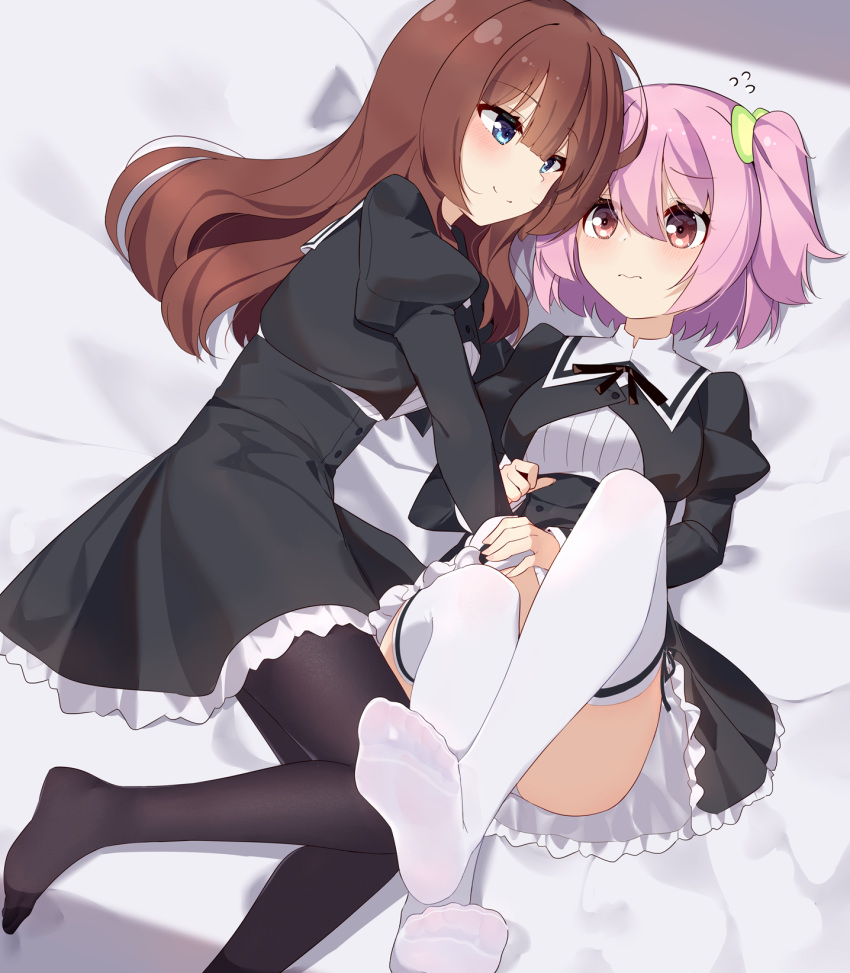 2girls assault_lily bed_sheet black_legwear blue_eyes blush bow brown_hair chinese_commentary commentary_request ddt_(darktrident) eye_contact feet hair_bow hand_under_clothes highres hitotsuyanagi_riri indoors kaede_johan_nouvel lifted_by_another long_hair looking_at_another multiple_girls no_shoes pantyhose pink_hair red_eyes school_uniform short_hair side_ponytail smile soles thighhighs wavy_mouth white_legwear yuri