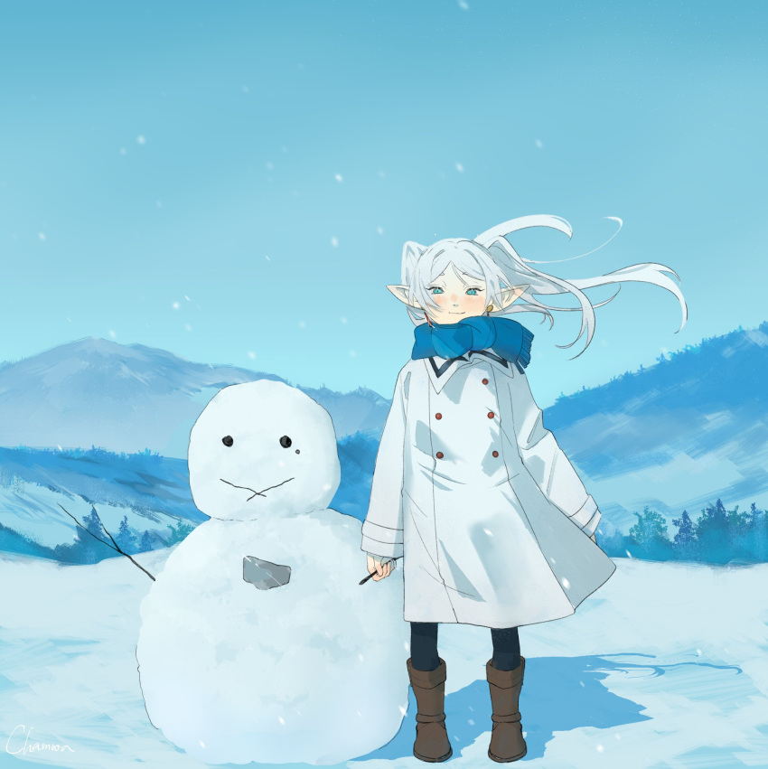 1girl black_pantyhose blue_eyes blue_scarf blue_sky blush boots brown_footwear chamwa closed_mouth coat commentary elf english_commentary floating_hair forest frieren full_body highres long_hair long_sleeves mountain nature outdoors pantyhose pointy_ears scarf shadow sky smile snow snowing snowman solo sousou_no_frieren twintails white_coat white_hair