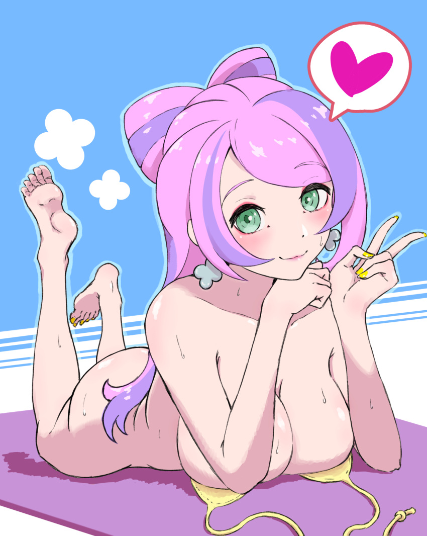 1girl :3 barefoot blue_background blush bottomless breasts cleavage earrings green_eyes heart highres jewelry large_breasts long_hair looking_at_viewer lying miriam_(pokemon) nail_polish on_stomach pink_hair pink_lips pokemon pokemon_sv smile soles solo speech_bubble spoken_heart sweat toenail_polish toenails towel undone_bra v yellow_nails