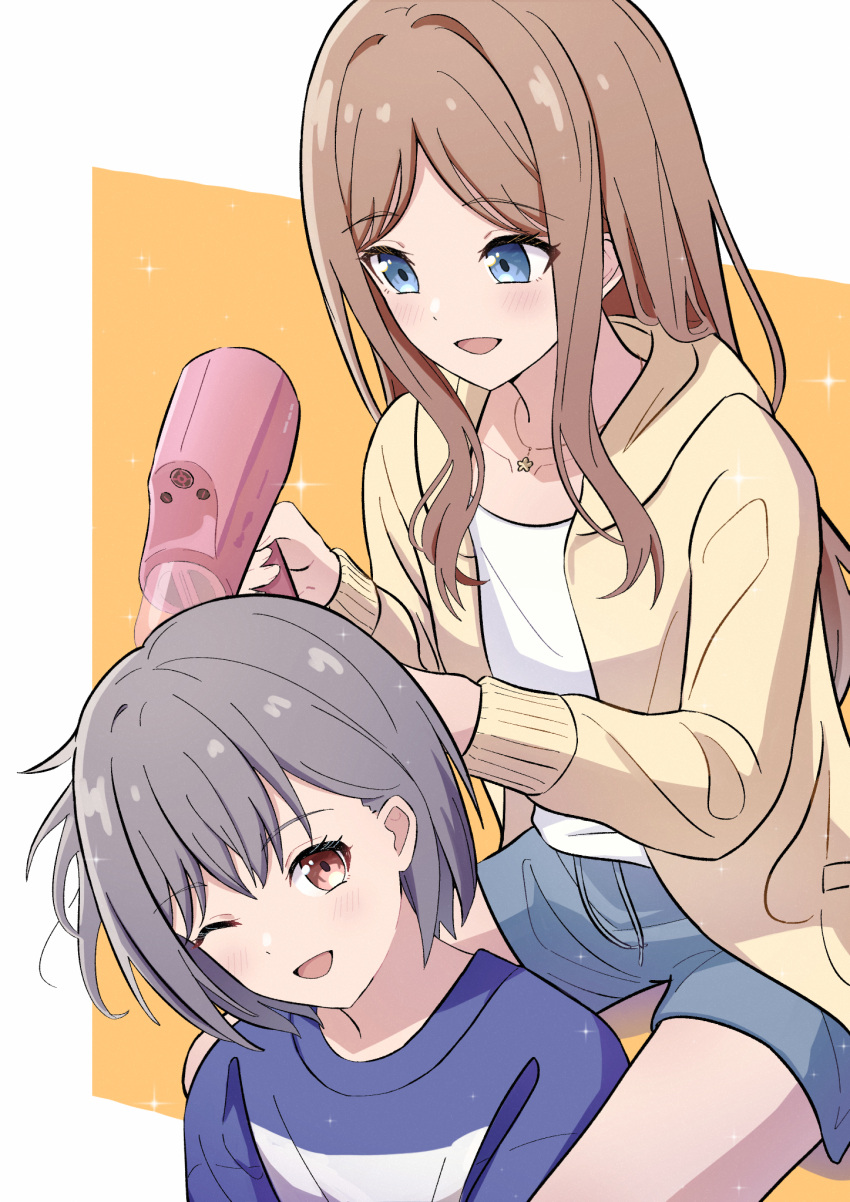 2girls bang_dream! bang_dream!_it's_mygo!!!!! between_legs blue_eyes blue_shirt blue_shorts blush brown_hair cardigan commentary_request drying drying_hair flower flower_necklace grey_hair hair_dryer highres long_hair multiple_girls nagasaki_soyo novi_visual one_eye_closed open_mouth red_eyes shirt short_hair shorts sitting smile sparkle takamatsu_tomori two-tone_background white_background white_shirt yellow_background yellow_cardigan