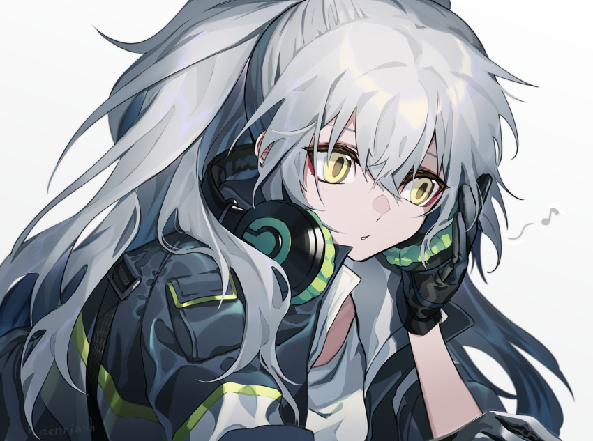 aek-999_(girls_frontline) bangs black_gloves black_jacket commentary_request eighth_note eyebrows_visible_through_hair girls_frontline gloves grey_background grey_hair hair_between_eyes haizome_senri hand_up headphones headphones_around_neck highres jacket long_hair looking_away musical_note open_clothes open_jacket parted_lips ponytail shirt signature simple_background upper_body white_shirt yellow_eyes