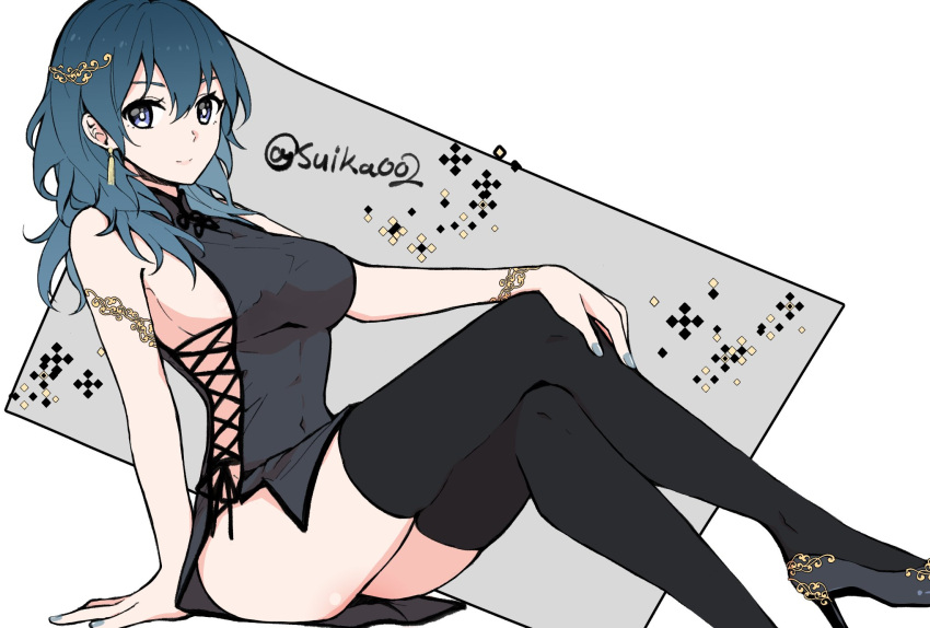 1girl alternate_costume black_dress black_legwear blue_eyes blue_hair blue_nails breasts byleth_(fire_emblem) byleth_(fire_emblem)_(female) china_dress chinese_clothes closed_mouth commentary crossed_legs dress earrings fire_emblem fire_emblem:_three_houses grey_background grey_footwear hair_between_eyes hair_ornament hand_on_own_knee high_heels highres ijiro_suika jewelry large_breasts long_hair looking_at_viewer nail_polish sideboob simple_background sitting sleeveless sleeveless_dress smile solo thighhighs thighs twitter_username white_background