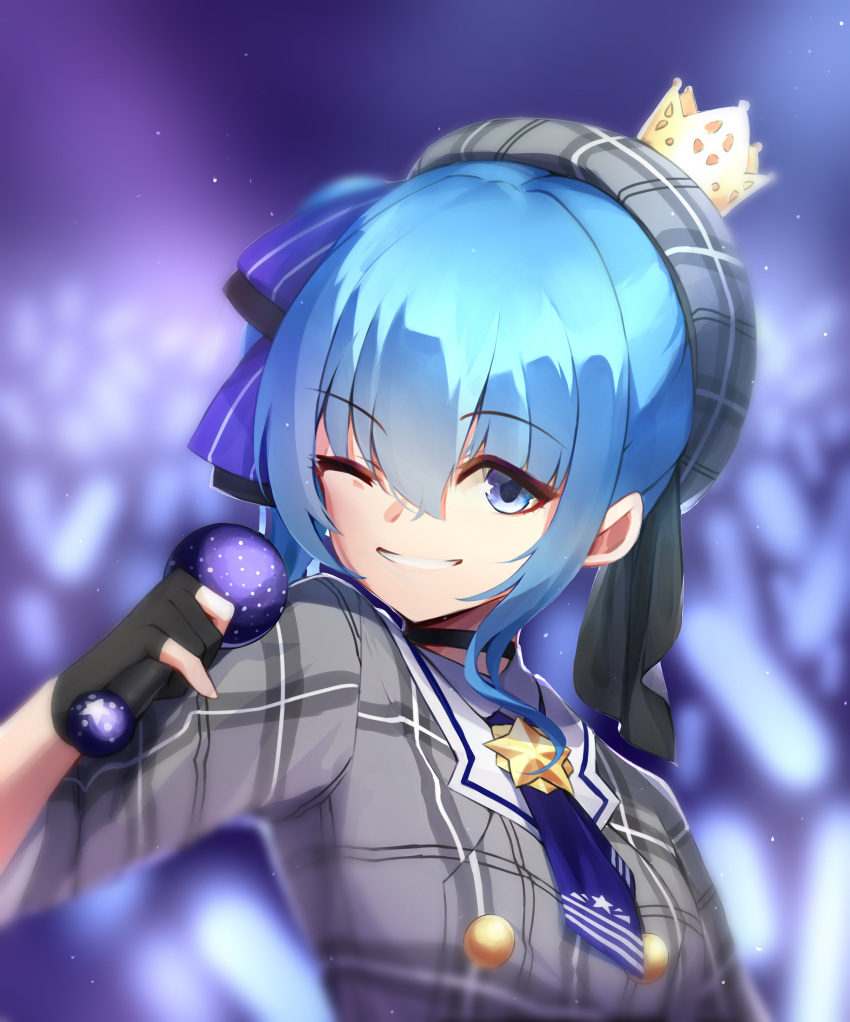 1girl absurdres bangs black_gloves blue_eyes blue_hair blurry blurry_background crown dress eyebrows_visible_through_hair gloves hair_behind_ear hat head_tilt highres holding holding_microphone hololive hoshimachi_suisei kather microphone one_eye_closed partially_fingerless_gloves plaid plaid_dress plaid_headwear side_ponytail smile solo virtual_youtuber