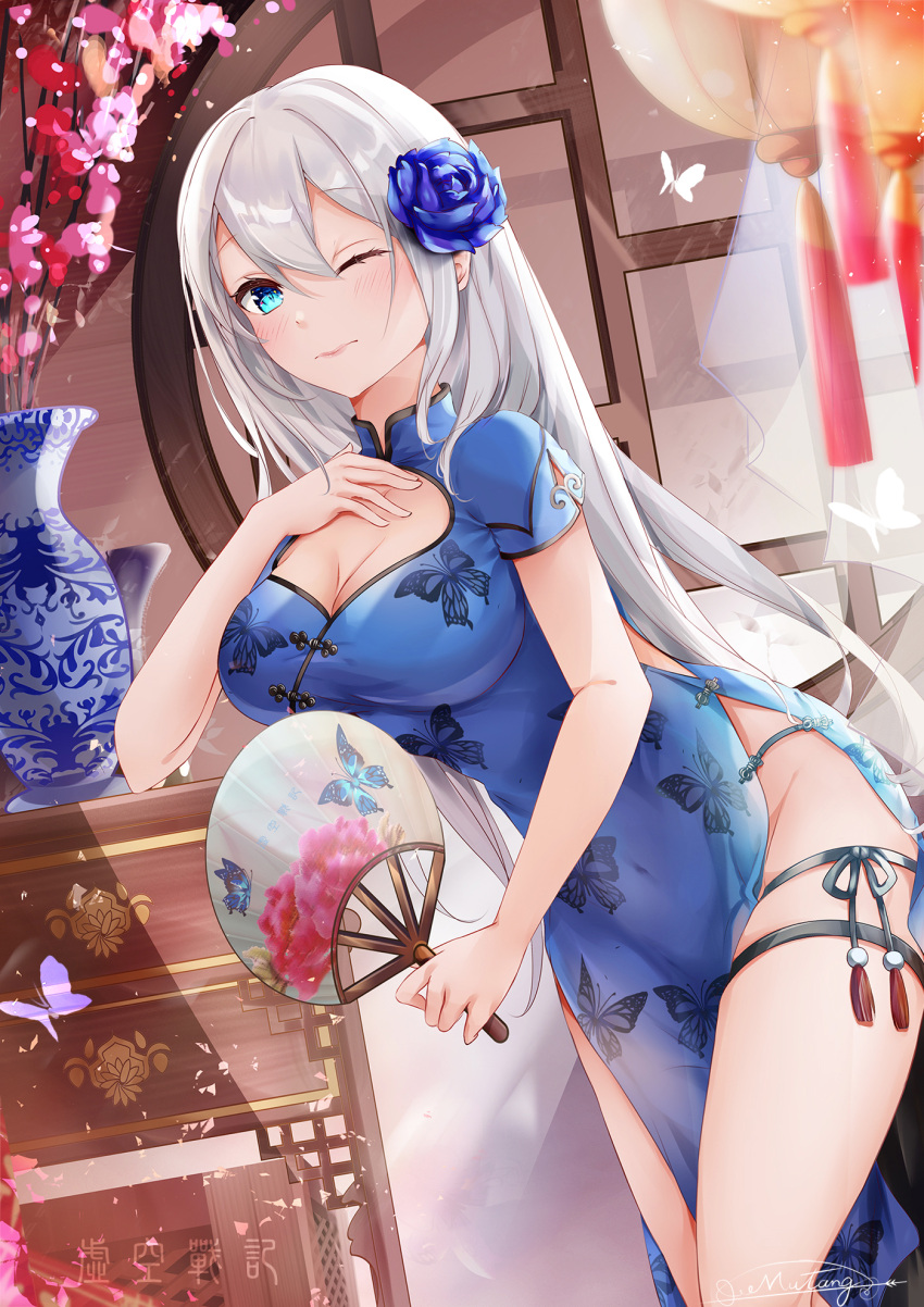 1girl blue_dress blue_eyes breasts china_dress chinese_clothes cleavage cleavage_cutout clothing_cutout dress fan groin highres holding large_breasts long_hair looking_at_viewer mutang no_panties one_eye_closed original pelvic_curtain short_sleeves side_cutout silver_hair skindentation solo standing thigh_strap thighs very_long_hair