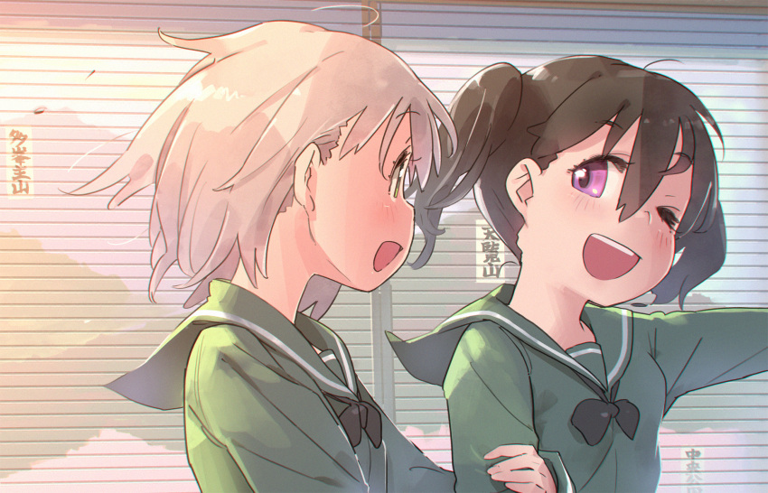 2girls :d ;d ahoge black_bow black_hair blouse blush bow bowtie close-up commentary green_blouse green_eyes green_sailor_collar grey_hair hair_between_eyes highres kuraue_hinata locked_arms long_sleeves looking_at_another loose_bowtie minawa multiple_girls one_eye_closed open_mouth outdoors purple_eyes round_teeth sailor_collar school_uniform serafuku short_hair side-by-side sideways_mouth smile storefront teeth translation_request twintails upper_body upper_teeth yama_no_susume yukimura_aoi