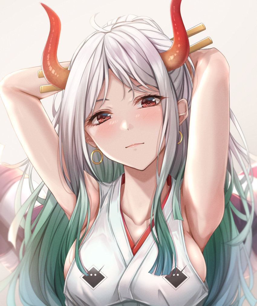 1girl armpits arms_behind_head bare_arms blush breasts collarbone commentary_request curled_horns earrings green_hair grey_background grey_hair hair_ornament hair_stick head_tilt highres horns japanese_clothes jewelry kataginu large_breasts looking_at_viewer multicolored_hair multicolored_horns one_piece oni orange_horns sideboob solo two-tone_hair upper_body yamato_(one_piece) yellow_horns yuzuyu_(hyui)