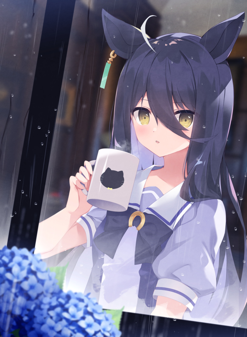 1girl ahoge animal_ears bangs black_bow black_hair blue_flower blue_shirt blurry blurry_background blurry_foreground bow brown_eyes commentary_request cup depth_of_field ear_piercing eyebrows_visible_through_hair flower from_outside hair_between_eyes highres holding holding_cup horse_ears hydrangea long_hair looking_at_viewer manhattan_cafe_(umamusume) mug nanamomo_rio outdoors parted_lips piercing puffy_short_sleeves puffy_sleeves rain school_uniform shirt short_sleeves solo tracen_school_uniform umamusume upper_body very_long_hair window