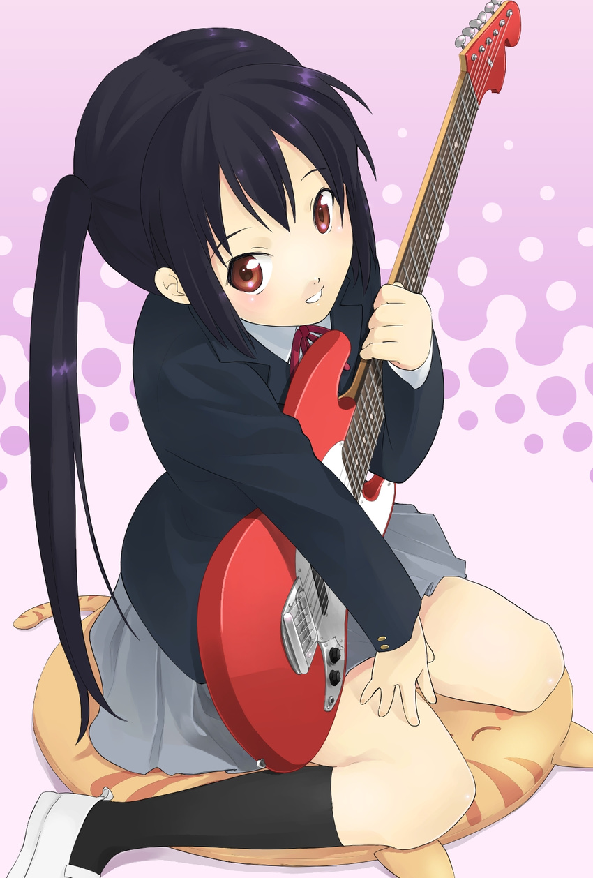 bad_id bad_pixiv_id black_hair brown_eyes cushion guitar highres instrument k-on! kneeling long_hair nakano_azusa school_uniform solo soraneko_(pussy-willow)