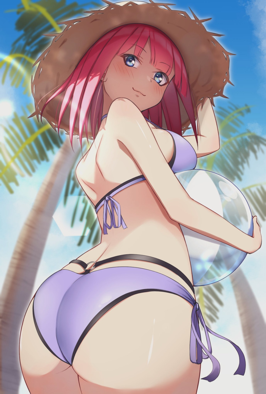 1girl ass ass_focus ball bangs beachball bikini blunt_bangs blush breasts closed_mouth commentary_request from_behind from_below go-toubun_no_hanayome hand_on_headwear hat highres holding holding_ball holding_beachball large_breasts looking_at_viewer looking_back nakano_nino palm_tree pink_hair short_hair side-tie_bikini smile solo straw_hat swimsuit tree umetasuku