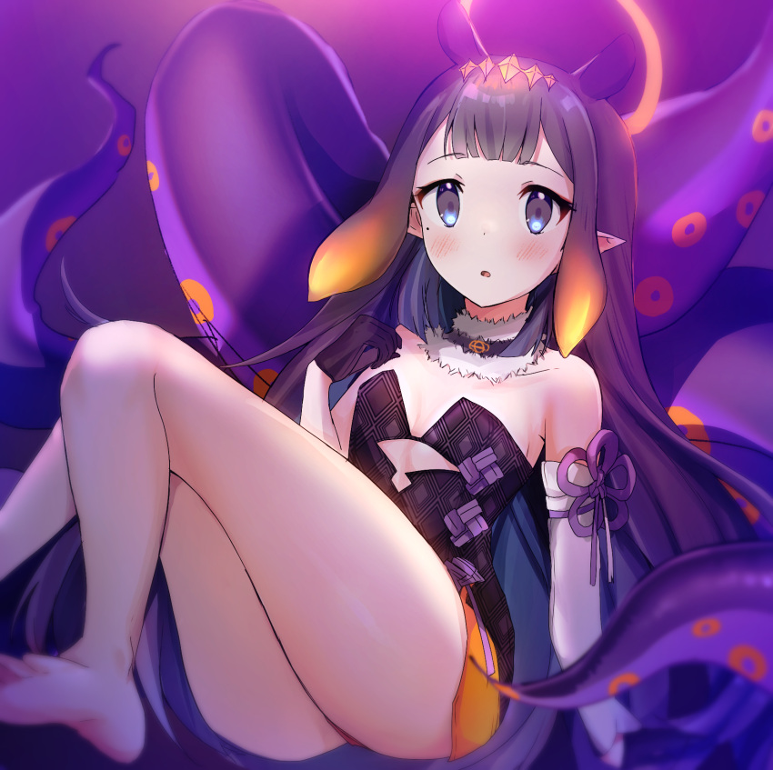 1girl bare_legs bare_shoulders barefoot black_dress black_gloves blue_eyes blush breasts commentary cutout_above_navel detached_collar detached_sleeves dress english_commentary eyebrows_visible_through_hair feet flower_knot foot_out_of_frame fur-trimmed_collar gloves gradient_hair halo headpiece highres hololive hololive_english legs long_hair looking_at_viewer maru_ccy miniskirt mole mole_under_eye multicolored_hair ninomae_ina'nis orange_skirt parted_lips pointy_ears purple_background purple_hair simple_background single_sleeve skirt small_breasts soles solo strapless strapless_dress tentacle_hair tentacles thighs tube_dress two-tone_hair virtual_youtuber