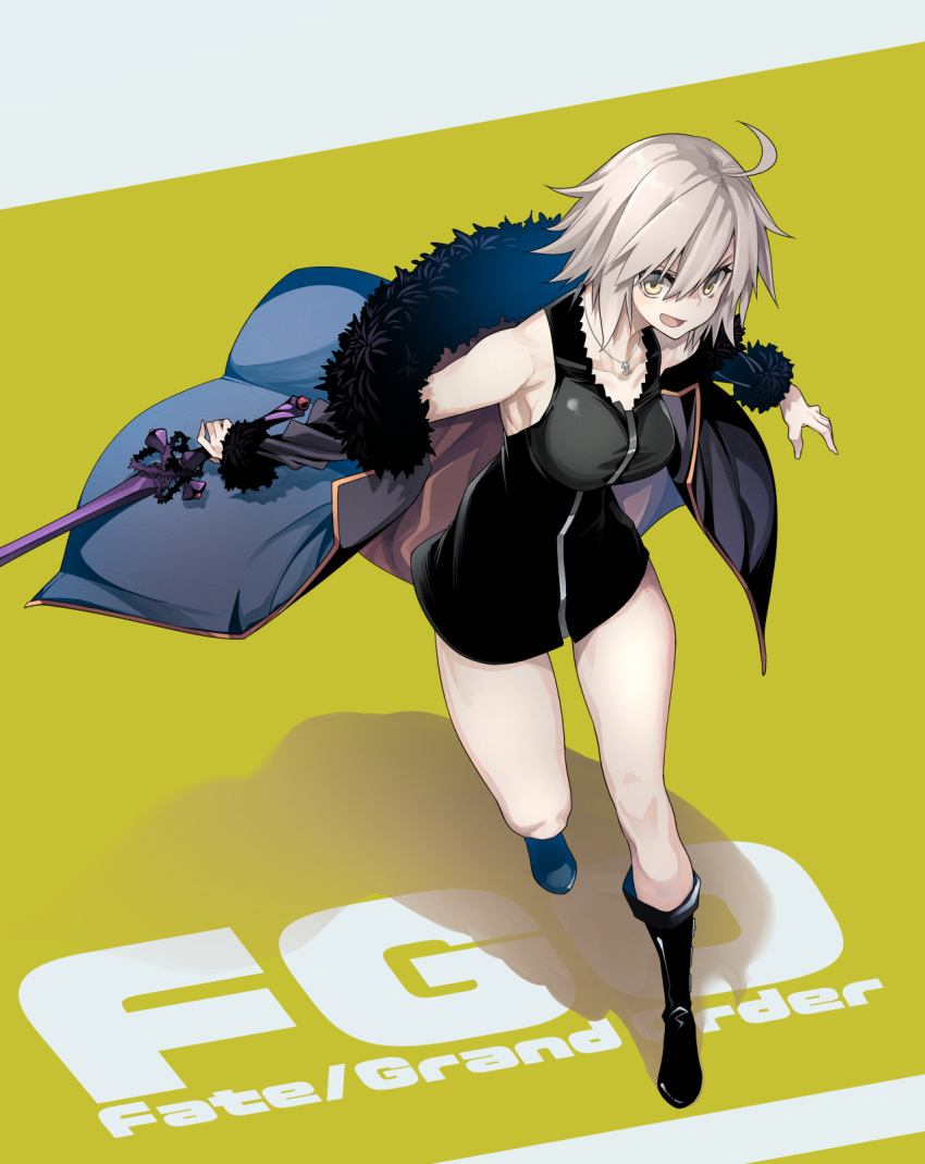 10mo 1girl ahoge armpits bangs bare_shoulders black_dress black_footwear blue_coat boots breasts coat copyright_name dress fate/grand_order fate_(series) full-length_zipper fur-trimmed_coat fur_trim high_heel_boots high_heels highres holding holding_sword holding_weapon jeanne_d'arc_(alter)_(fate) jeanne_d'arc_(fate)_(all) jewelry knee_boots large_breasts necklace open_clothes open_coat short_dress short_hair silver_hair solo sword weapon wicked_dragon_witch_ver._shinjuku_1999 yellow_background yellow_eyes zipper