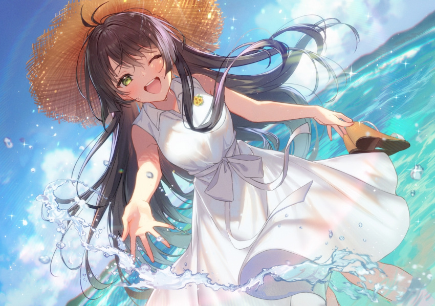 1girl bangs blue_sky blush brown_hair cloud collared_dress dress dutch_angle green_eyes haru_(hiyori-kohal) hat holding holding_shoes long_hair looking_at_viewer ocean one_eye_closed open_mouth original outdoors outstretched_arm sandals sandals_removed sash shoes sky sleeveless sleeveless_dress smile solo standing sun_hat wading water water_drop white_dress