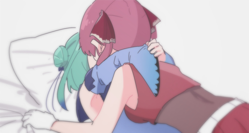 2girls arms_around_neck commentary_request gloves green_hair hair_ribbon hololive houshou_marine kiss lying multiple_girls on_back pillow red_hair red_ribbon ribbon sakana_(saka11205) sheet_grab uruha_rushia virtual_youtuber white_gloves yuri