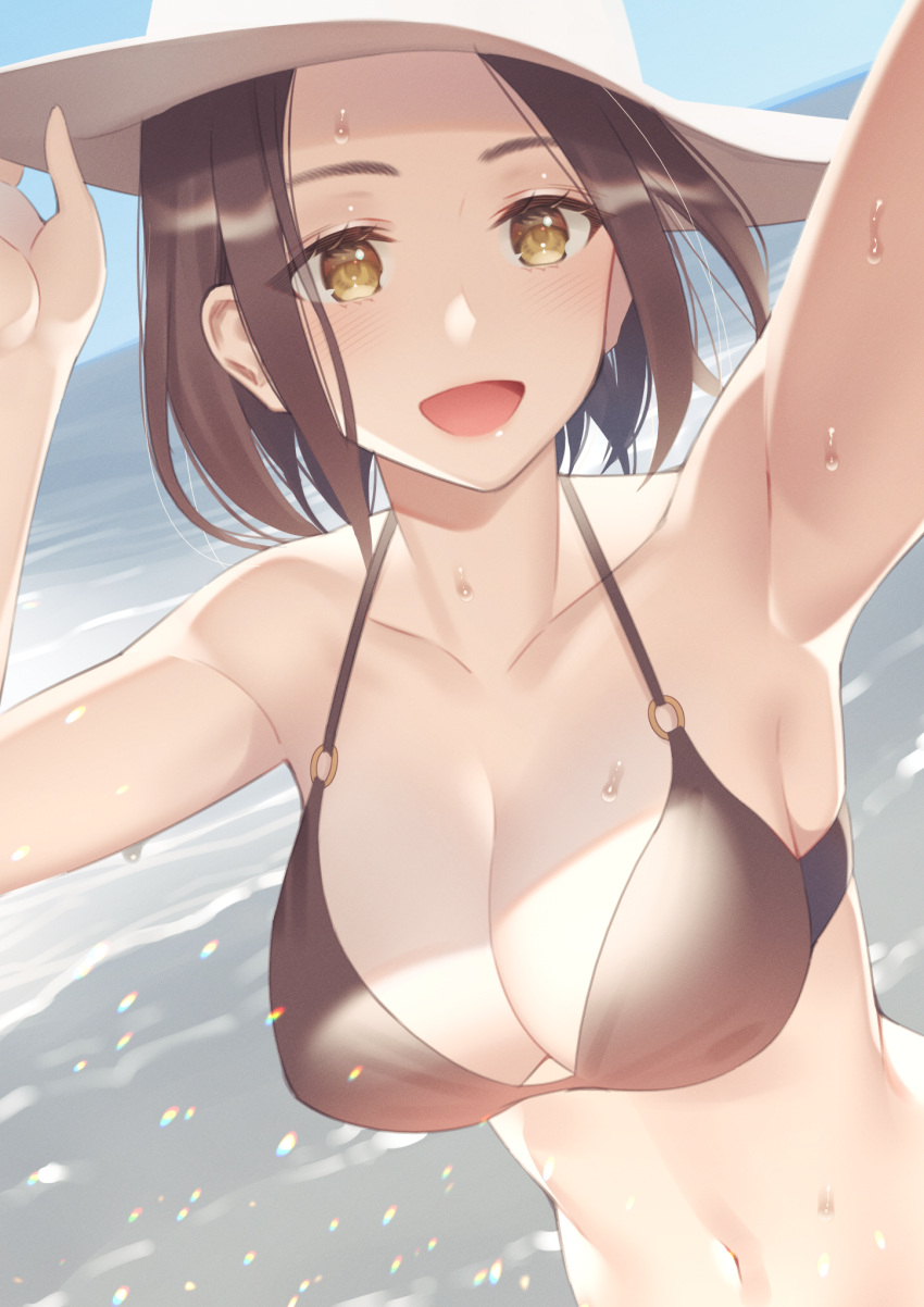 1girl :d armpits arms_up blush breasts brown_eyes brown_hair cleavage collarbone day dutch_angle forehead hand_on_headwear hat highres kitazawa_(embers) large_breasts looking_at_viewer navel ocean open_mouth original outdoors short_hair smile solo sun_hat sweat upper_body water white_headwear yellow_eyes