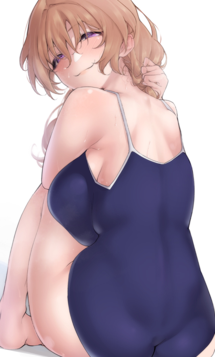 1girl ass back breasts brown_hair commentary_request from_behind highres konoe_kanata large_breasts looking_at_viewer love_live! love_live!_nijigasaki_high_school_idol_club nasuno_(nasuno42) purple_eyes school_swimsuit sitting smile smug solo sweat swimsuit thighs white_background