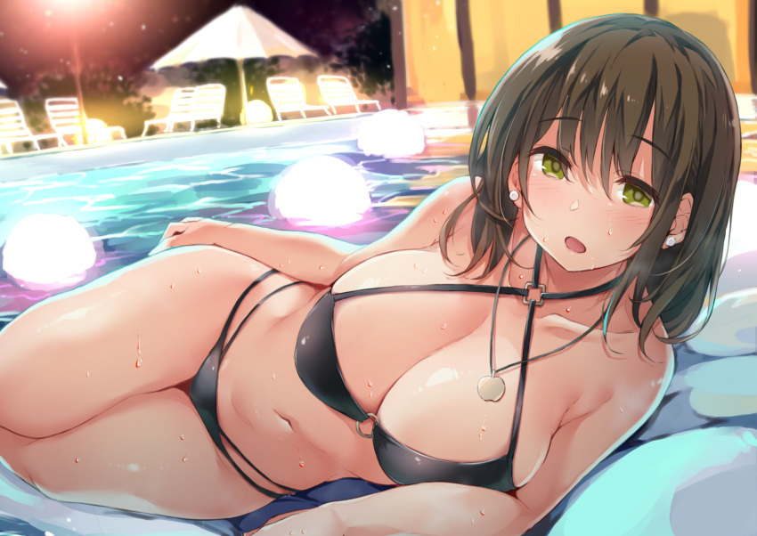 1girl air_mattress bangs bare_arms bare_shoulders bikini black_bikini blush breasts brown_hair cleavage collarbone commentary_request earrings eyebrows_visible_through_hair green_eyes halter_top halterneck highres hitoi jewelry large_breasts light long_hair looking_at_viewer natsume_minori navel necklace night on_bed open_mouth original outdoors pool solo swimsuit water wet