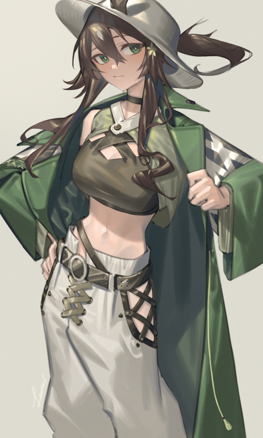 1girl arknights bangs black_choker black_hair black_shirt breasts choker coat commentary cowboy_shot crop_top green_coat green_eyes grey_background hair_between_eyes highres hip_vent lanzi_(415460661) large_breasts long_hair looking_at_viewer meteor_(arknights) meteor_(bard's_holiday)_(arknights) midriff navel official_alternate_costume open_clothes open_coat pants shirt sidelocks simple_background solo standing stomach white_headwear white_pants