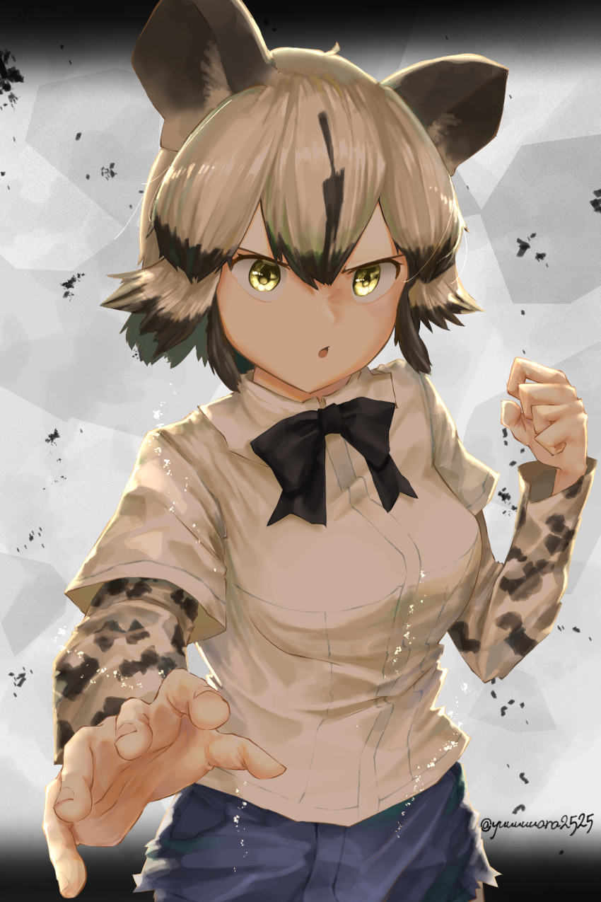 1girl african_wild_dog_(kemono_friends) african_wild_dog_print animal_ears black_bow black_hair bow bowtie clenched_hand collared_shirt colored_inner_hair cutoffs denim denim_shorts dog_ears fighting_stance fingernails grey_hair hair_between_eyes hands highres kemono_friends layered_sleeves long_sleeves looking_at_viewer medium_hair multicolored_hair outstretched_arm parted_lips print_sleeves shirt short_over_long_sleeves short_shorts short_sleeves shorts solo spread_fingers twitter_username two-tone_hair upper_body v-shaped_eyebrows white_shirt wing_collar yellow_eyes yuara