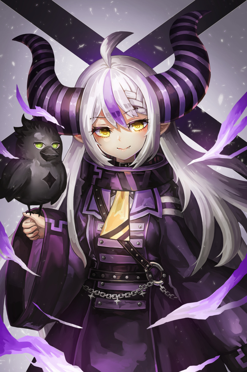 1girl absurdres ahoge animal_on_hand bird black_bird braid chain closed_mouth coat crow crow_(la+_darknesss) fangs gradient gradient_background highres hololive horns la+_darknesss long_hair looking_at_viewer multicolored_hair pointy_ears purple_coat smile standing streaked_hair upper_body virtual_youtuber yellow_eyes ziteng_yue