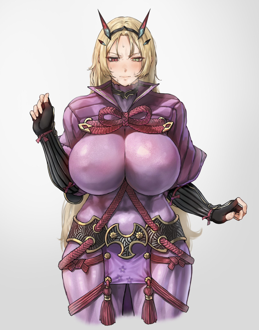 1girl abs alternate_hairstyle barghest_(fate) blonde_hair blush bodysuit breasts cosplay cropped_legs fate/grand_order fate_(series) fingerless_gloves gloves green_eyes grey_background heterochromia highres huge_breasts long_hair minamoto_no_raikou_(fate) minamoto_no_raikou_(fate)_(cosplay) purple_bodysuit red_eyes sweat tonko_from