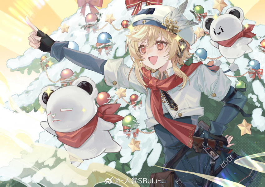 1girl :d absurdres bear belt_pouch beret black_gloves blonde_hair blue_jumpsuit christmas_ornaments christmas_tree cowboy_shot fingerless_gloves girls'_frontline girls'_frontline_2:_exilium gloves hand_on_own_hip hat hat_feather highres index_finger_raised jacket jumpsuit layered_sleeves long_sleeves looking_afar medium_hair nagant_revolver_(girls'_frontline) outstretched_arm pointing pointing_up pouch red_eyes red_scarf renshen_srulu scarf short_over_long_sleeves short_sleeves smile solo sparkle weibo_logo weibo_username white_headwear white_jacket yellow_background